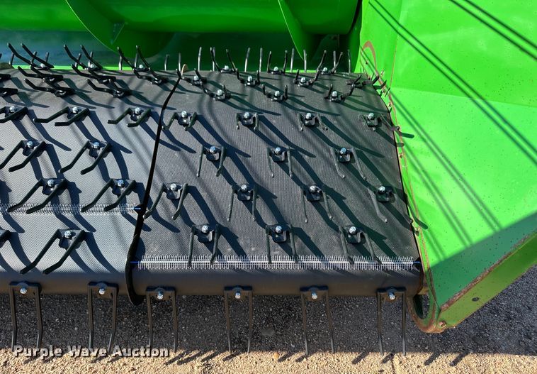 image for item OI9215 John Deere 914 pickup head