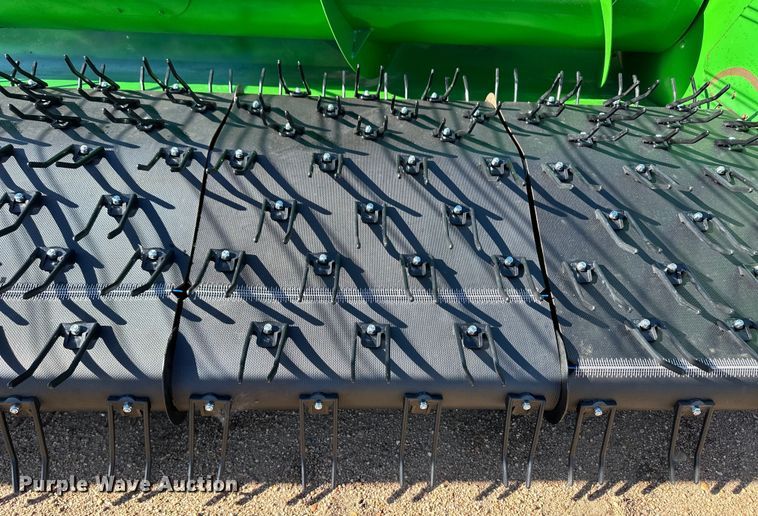 image for item OI9215 John Deere 914 pickup head