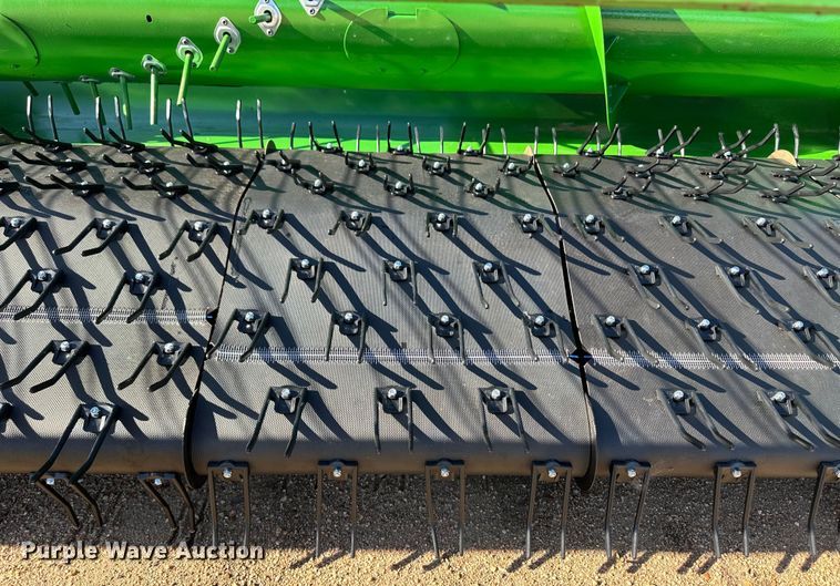 image for item OI9215 John Deere 914 pickup head