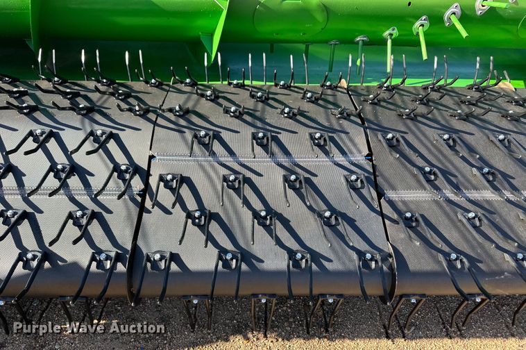 image for item OI9215 John Deere 914 pickup head