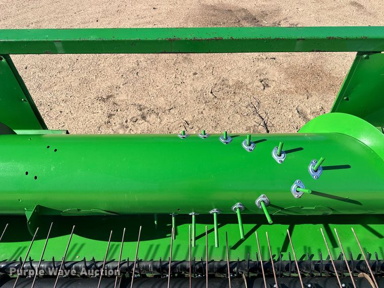 image for item OI9215 John Deere 914 pickup head