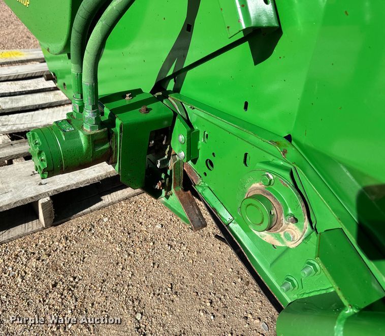 image for item OI9215 John Deere 914 pickup head