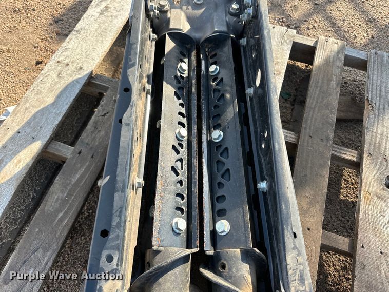 image for item OI9246 Agco corn head row unit