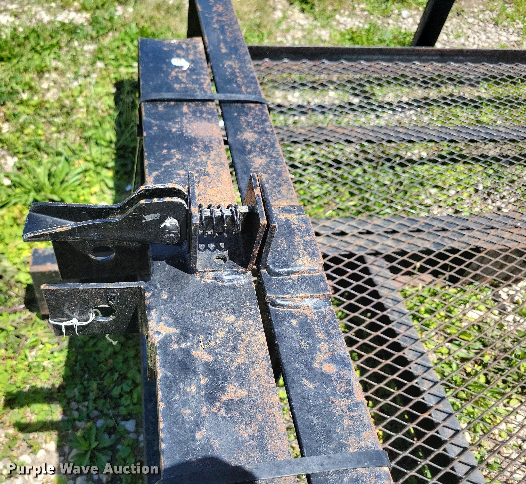 Three point carry rack in Ottumwa, IA | Item KA9991 for sale | Purple Wave