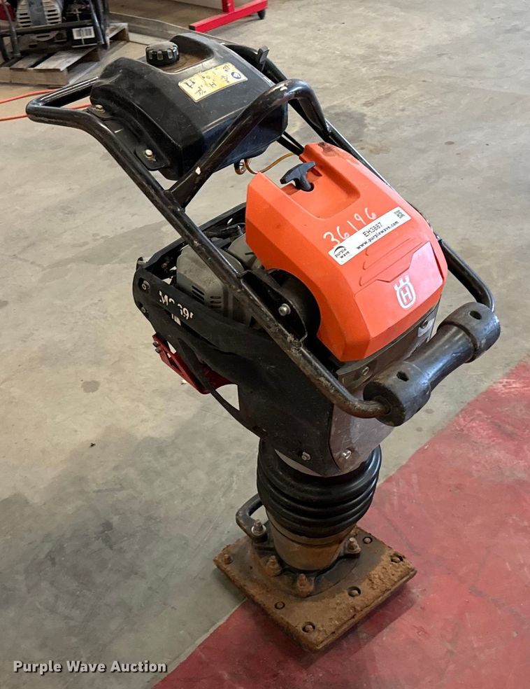 image for item EH3887 Husqvarna MS695 plate compactor