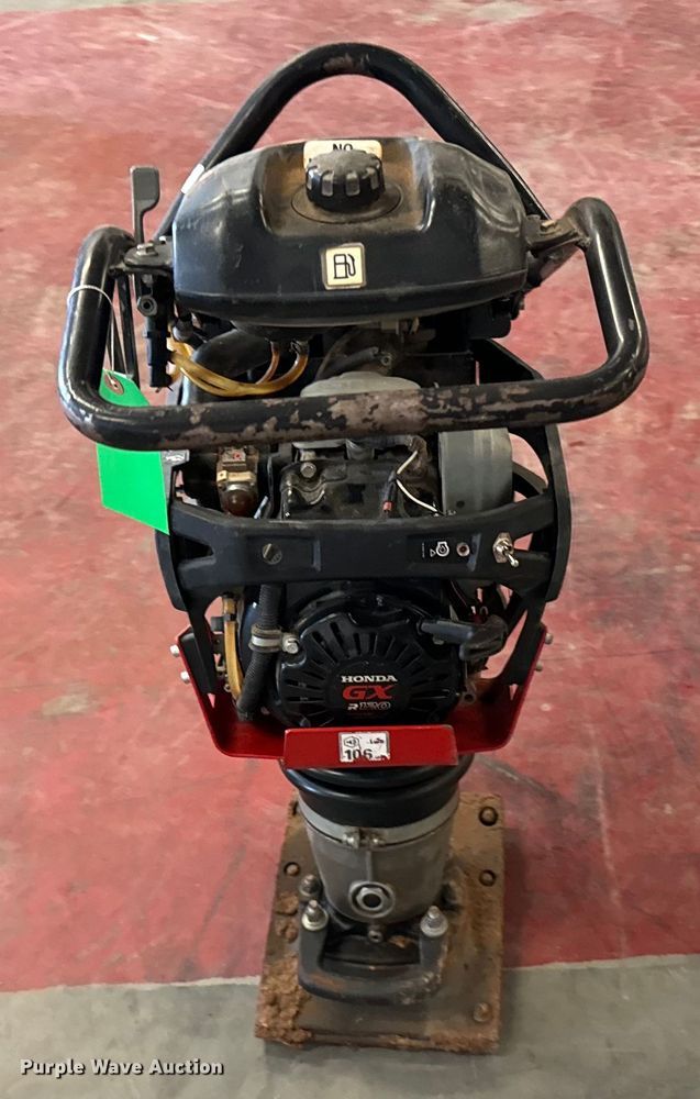 image for item EH3887 Husqvarna MS695 plate compactor