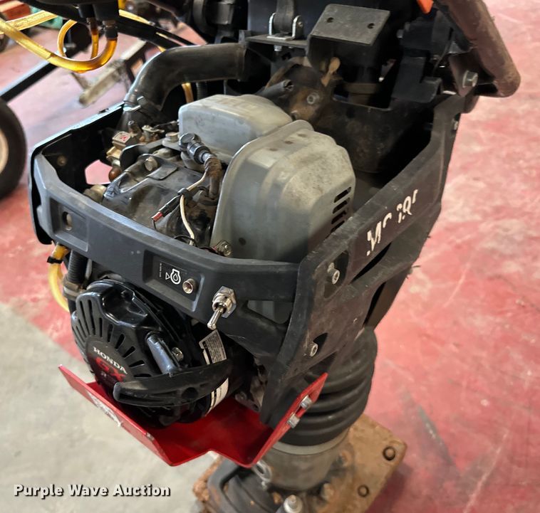 image for item EH3887 Husqvarna MS695 plate compactor