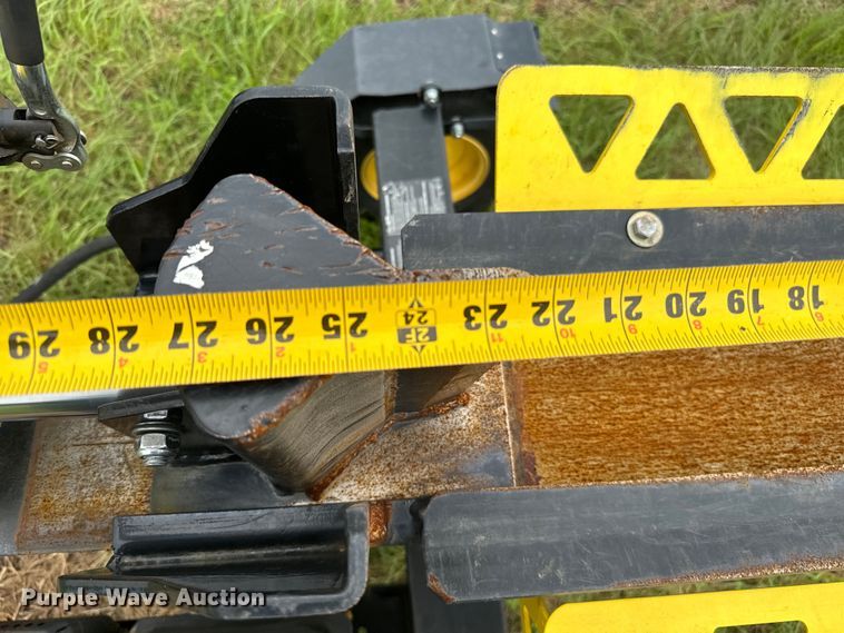 image for item EH3889 2021 Champion  27 Ton log splitter