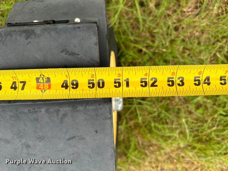 image for item EH3889 2021 Champion  27 Ton log splitter