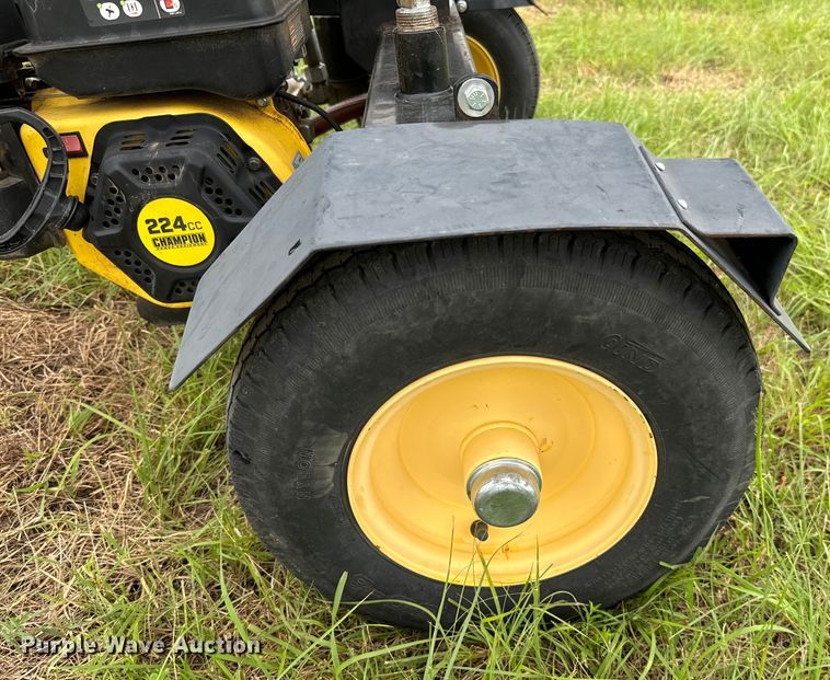 image for item EH3889 2021 Champion  27 Ton log splitter