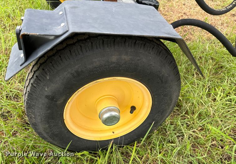 image for item EH3889 2021 Champion  27 Ton log splitter