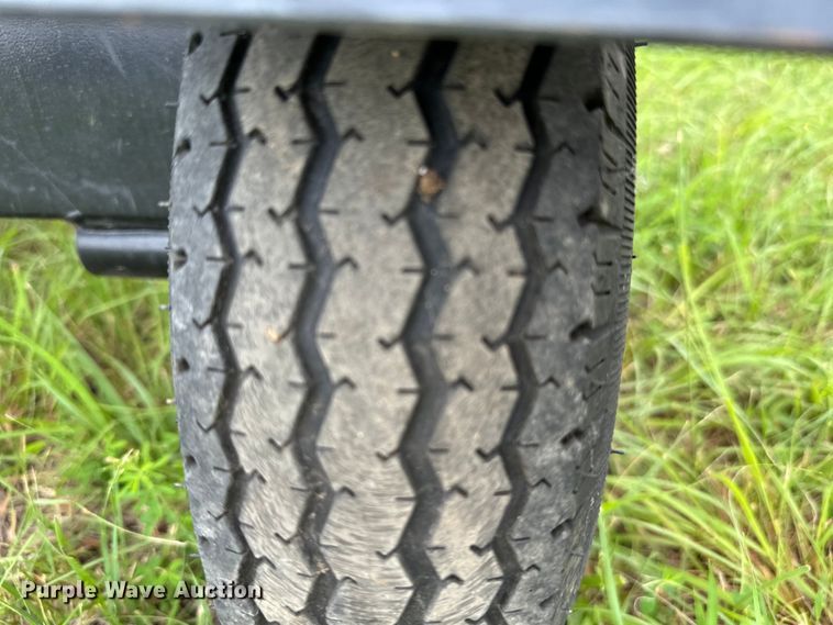 image for item EH3889 2021 Champion  27 Ton log splitter