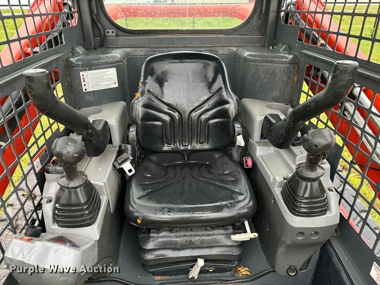 image for item EH3891 2019 Kubota SVL65-2 tracked skid steer loader