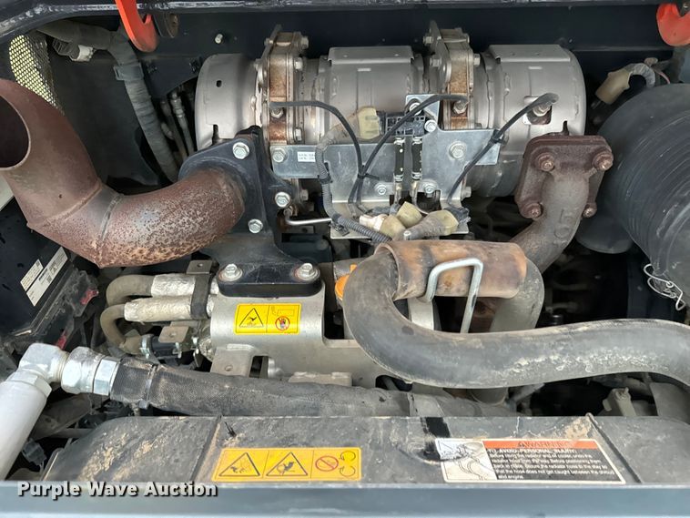 image for item EH3891 2019 Kubota SVL65-2 tracked skid steer loader