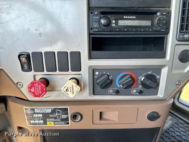 image for item EH3894 2014 Mack GU713 dump truck