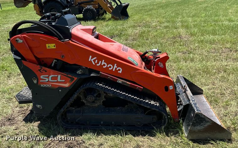 image for item EH3906 2021 Kubota SCL1000 compact utility loader
