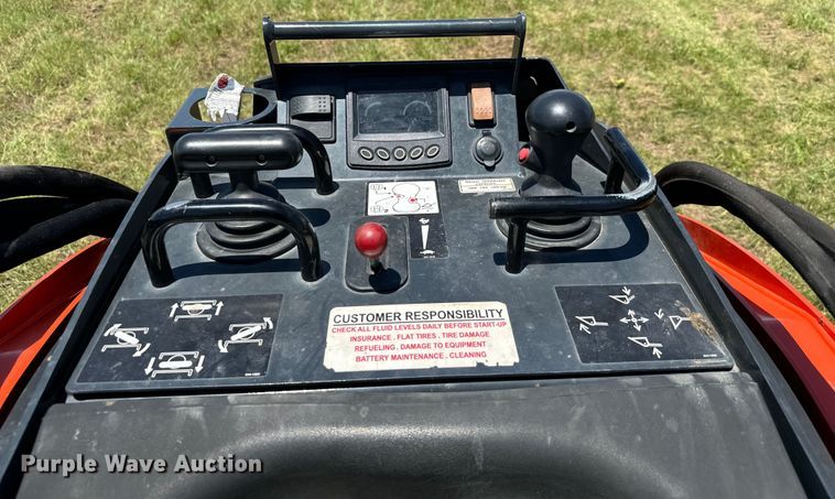 image for item EH3906 2021 Kubota SCL1000 compact utility loader