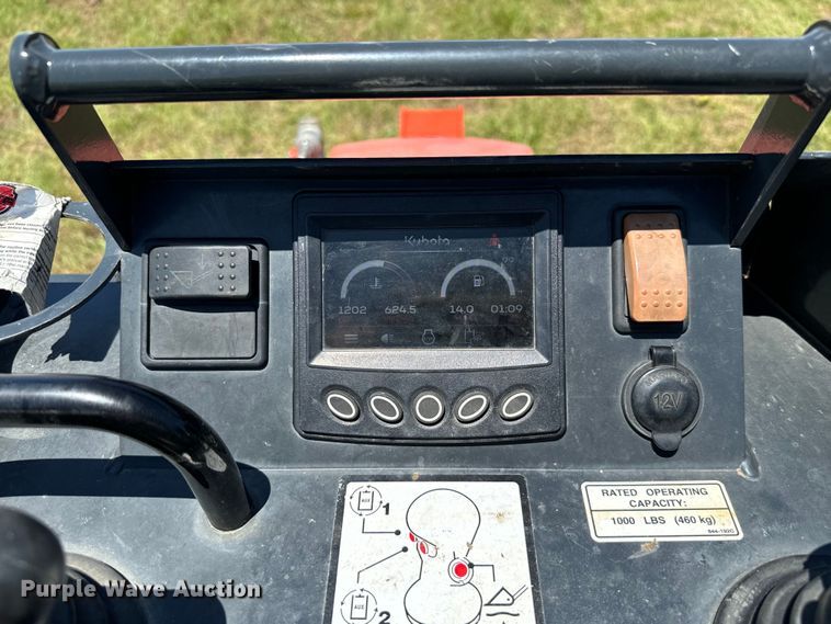 image for item EH3906 2021 Kubota SCL1000 compact utility loader