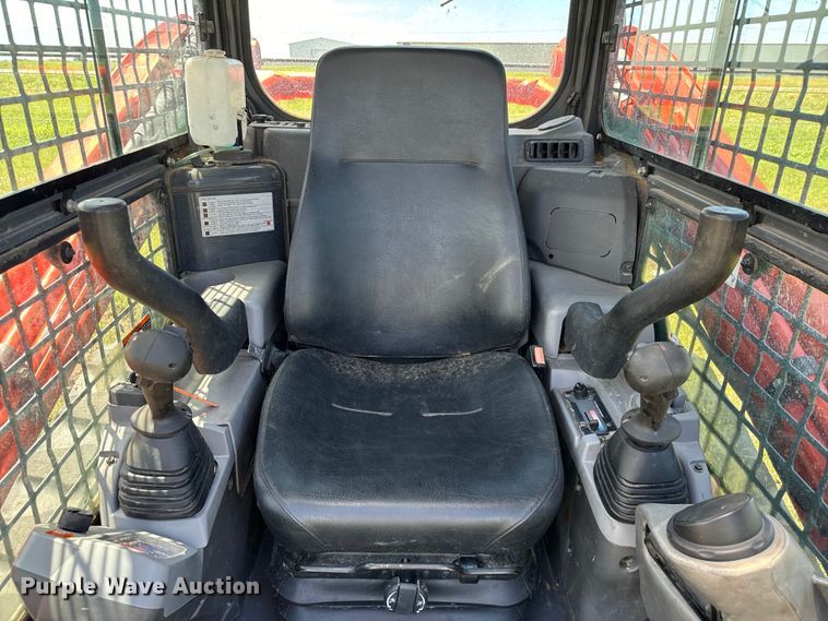 image for item EH3909 2021 Kubota SVL75-2 tracked skid steer loader