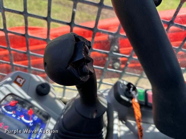 image for item EH3909 2021 Kubota SVL75-2 tracked skid steer loader