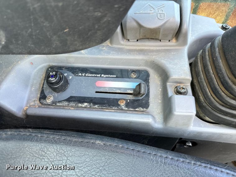 image for item EH3909 2021 Kubota SVL75-2 tracked skid steer loader