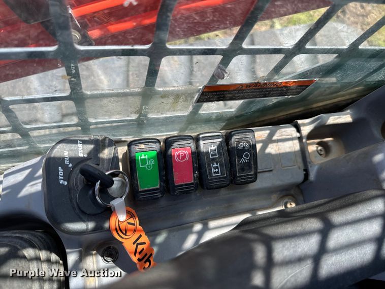 image for item EH3909 2021 Kubota SVL75-2 tracked skid steer loader