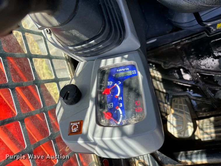image for item EH3909 2021 Kubota SVL75-2 tracked skid steer loader