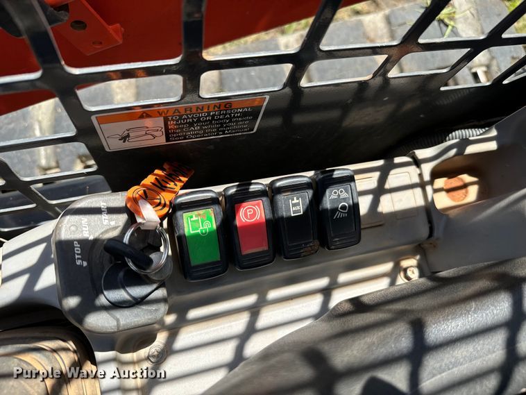 image for item EH3910 2020 Kubota SVL75-2 tracked skid steer loader