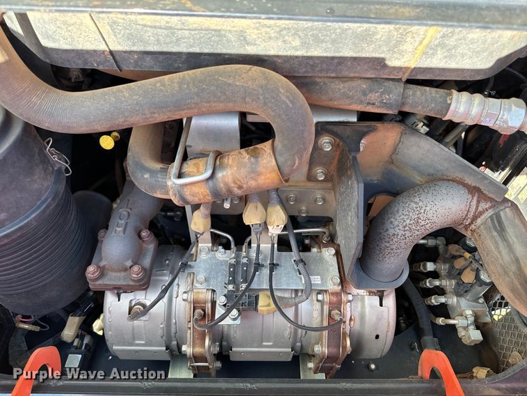 image for item EH3910 2020 Kubota SVL75-2 tracked skid steer loader