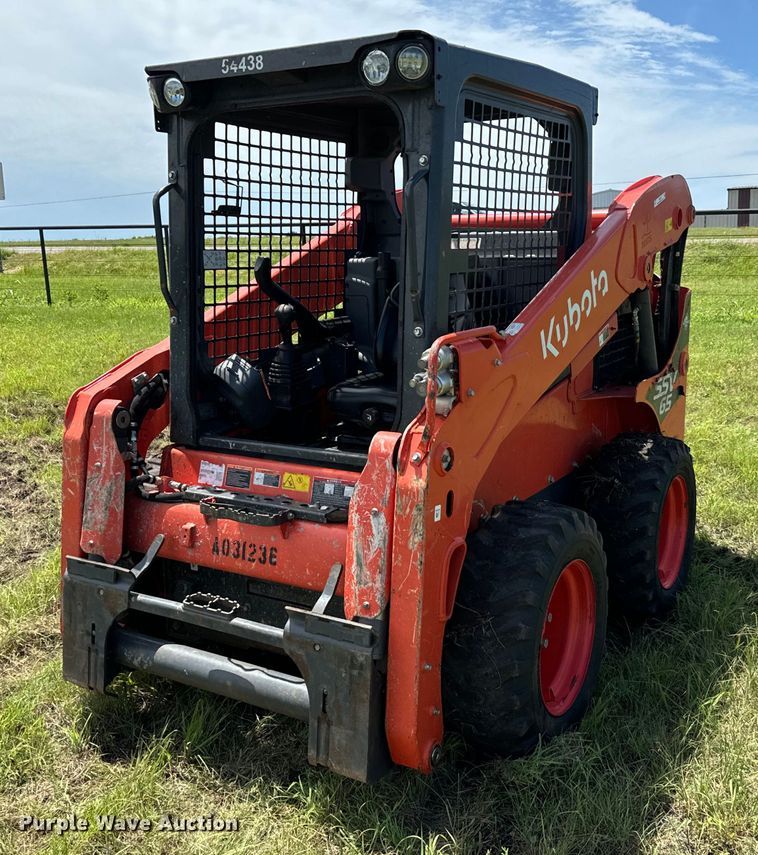 image for item EH3914 2021 Kubota SSV65 skid steer loader
