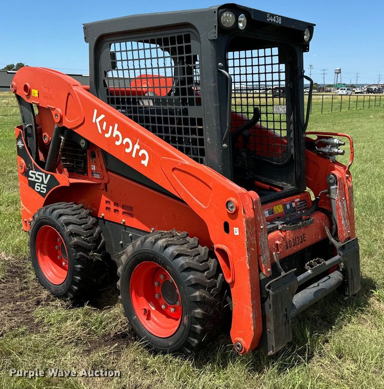 image for item EH3914 2021 Kubota SSV65 skid steer loader