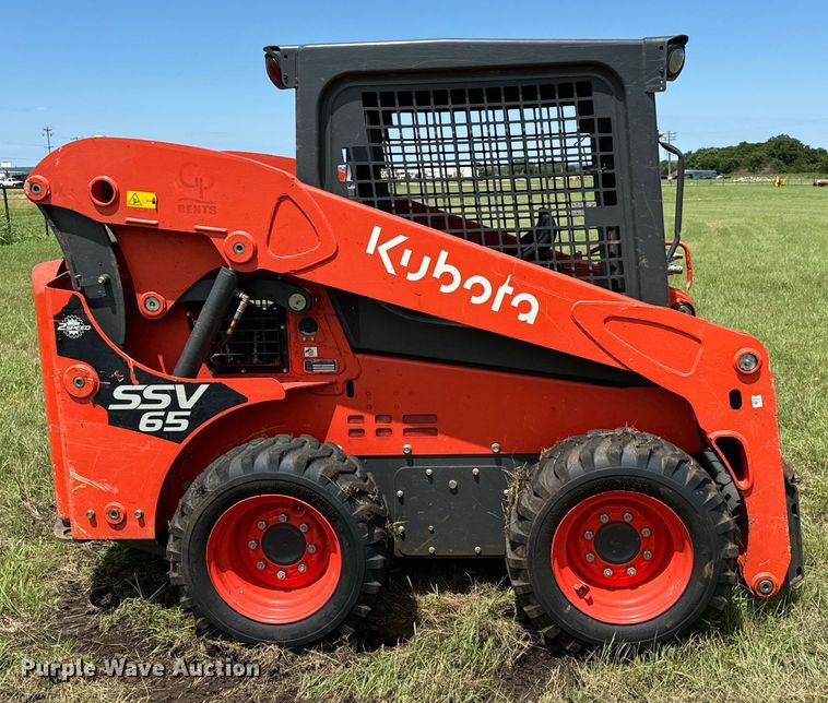 image for item EH3914 2021 Kubota SSV65 skid steer loader