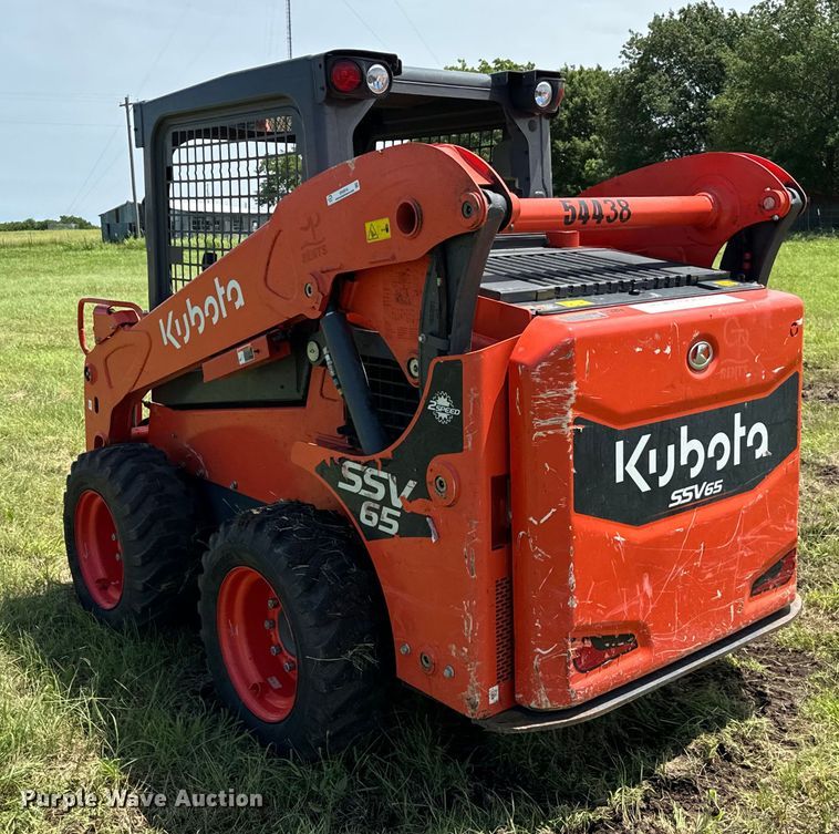 image for item EH3914 2021 Kubota SSV65 skid steer loader