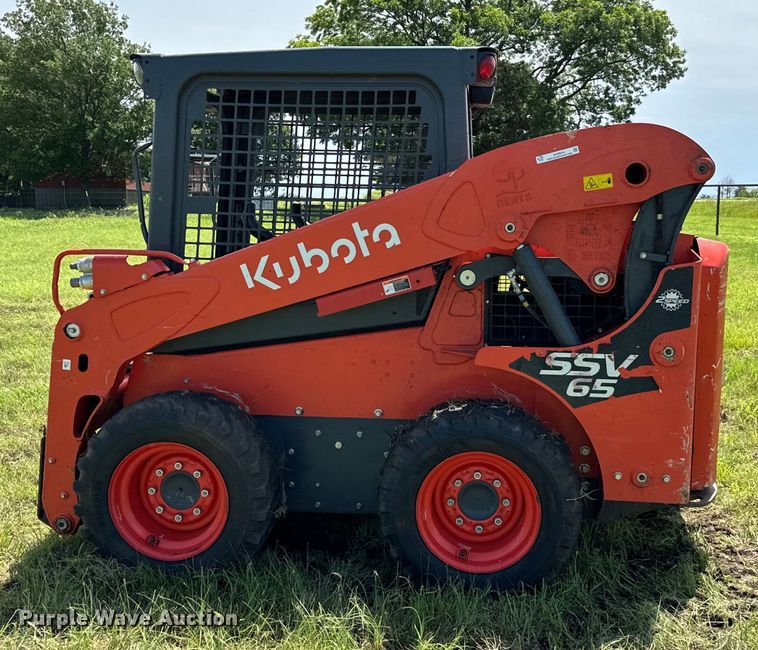 image for item EH3914 2021 Kubota SSV65 skid steer loader