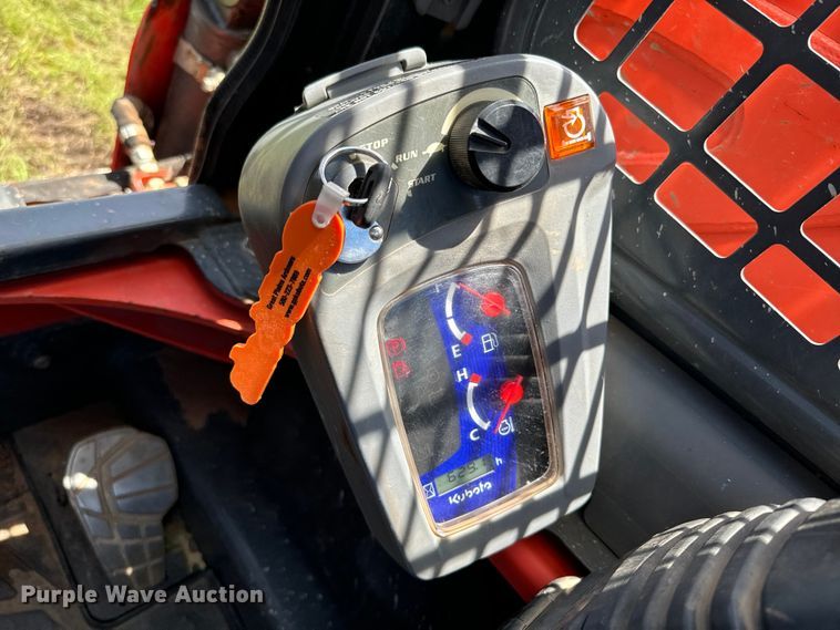 image for item EH3914 2021 Kubota SSV65 skid steer loader