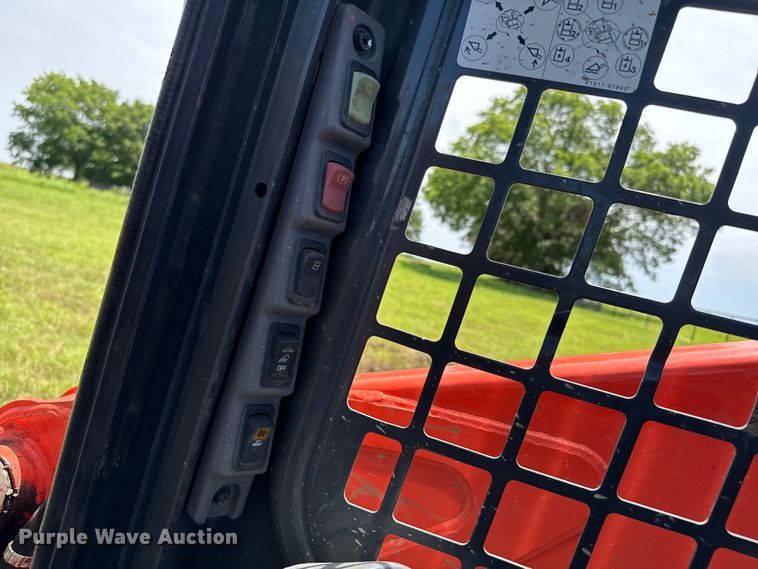 image for item EH3914 2021 Kubota SSV65 skid steer loader