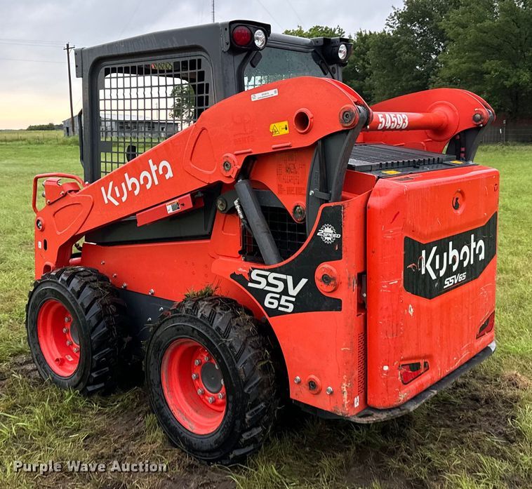 image for item EH3915 2021 Kubota SSV65 skid steer loader