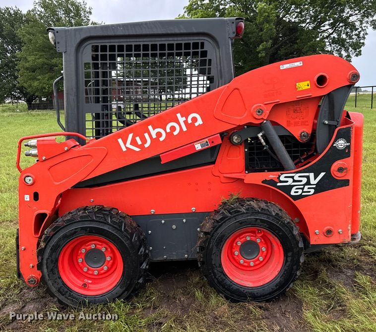 image for item EH3915 2021 Kubota SSV65 skid steer loader