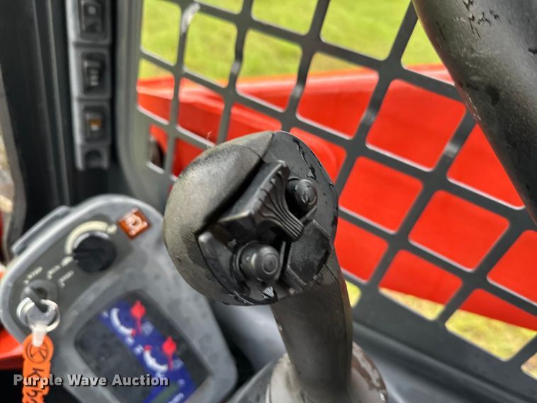 image for item EH3915 2021 Kubota SSV65 skid steer loader