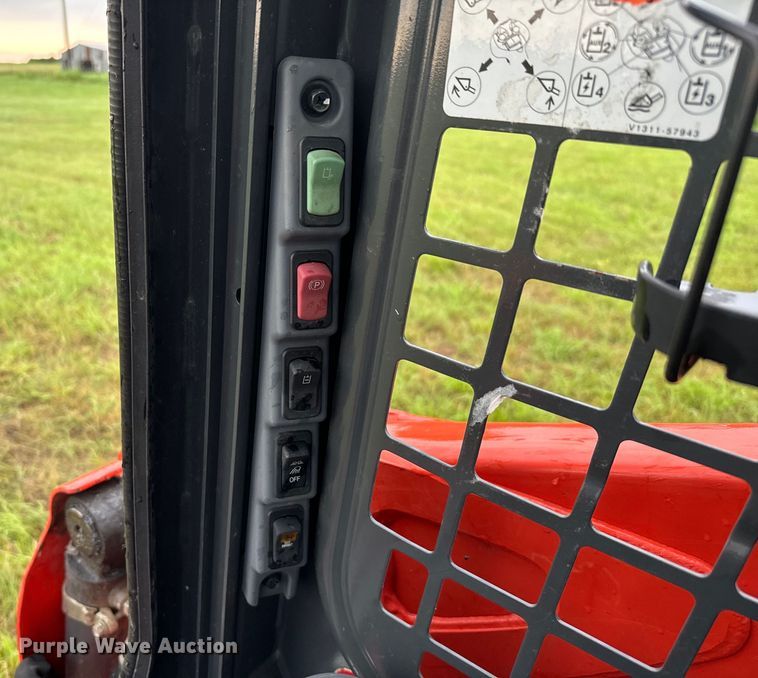 image for item EH3915 2021 Kubota SSV65 skid steer loader