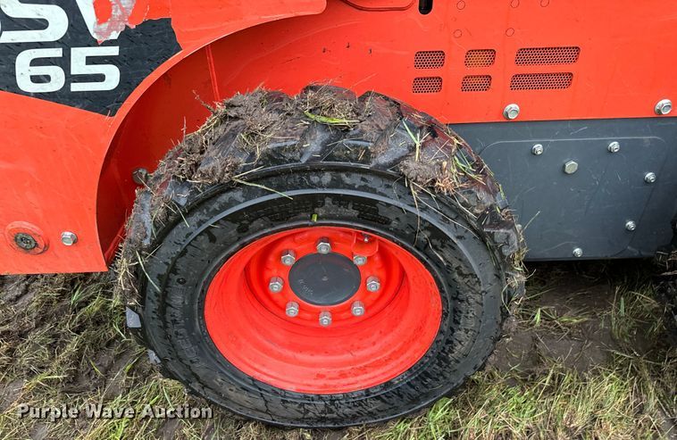 image for item EH3915 2021 Kubota SSV65 skid steer loader