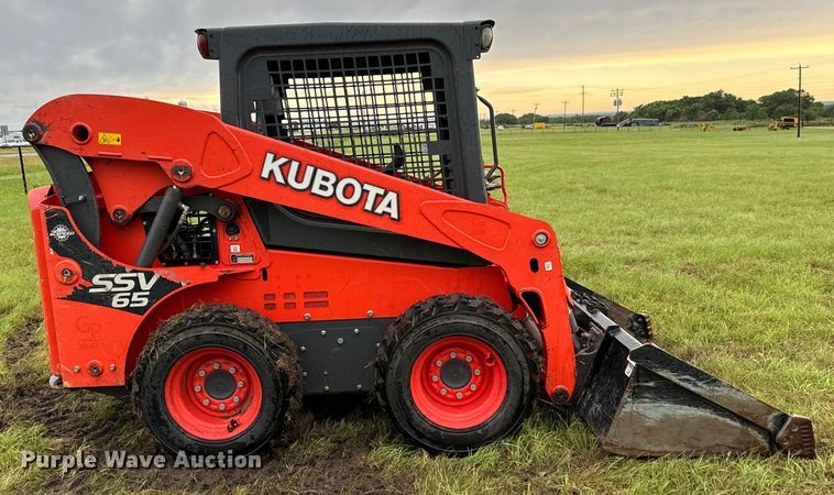 image for item EH3916 2021 Kubota SSV65 skid steer loader