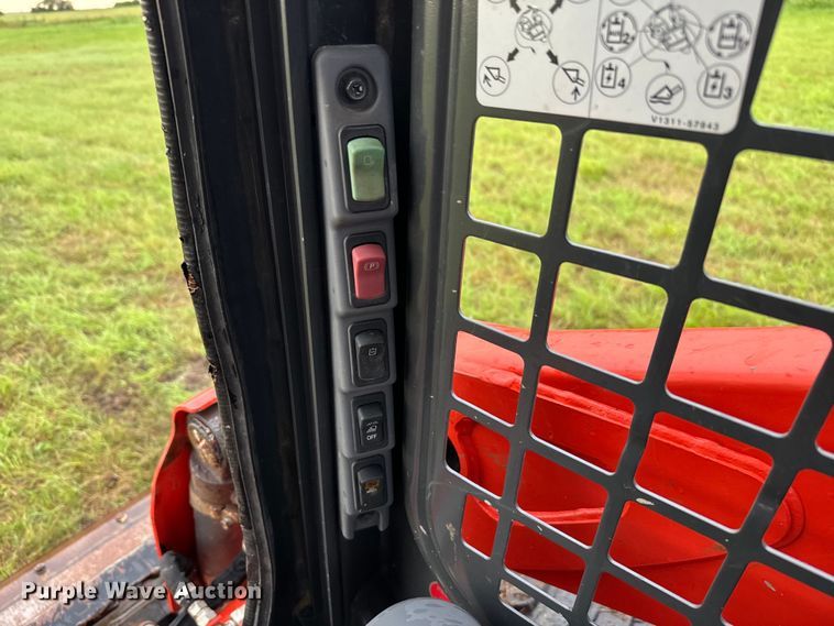 image for item EH3916 2021 Kubota SSV65 skid steer loader
