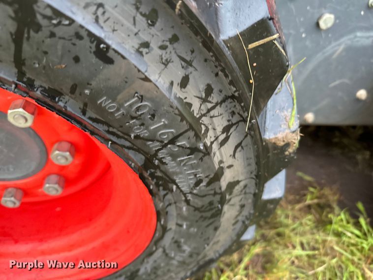 image for item EH3916 2021 Kubota SSV65 skid steer loader