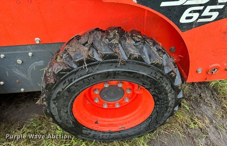 image for item EH3916 2021 Kubota SSV65 skid steer loader