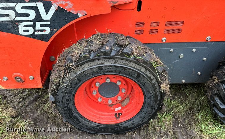 image for item EH3916 2021 Kubota SSV65 skid steer loader