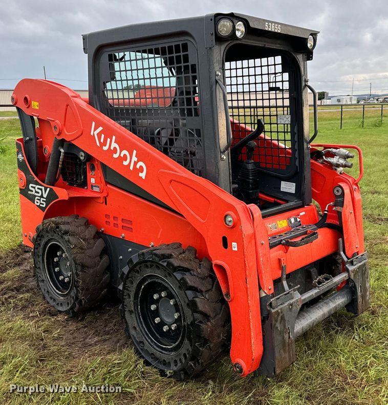 image for item EH3917 2021 Kubota SSV65 skid steer loader