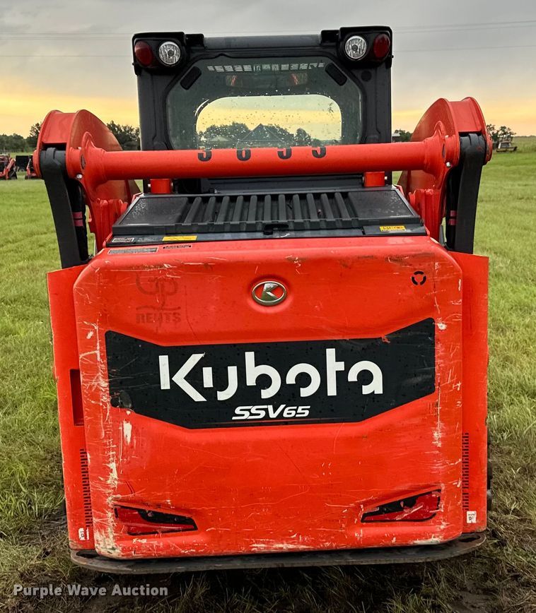 image for item EH3917 2021 Kubota SSV65 skid steer loader