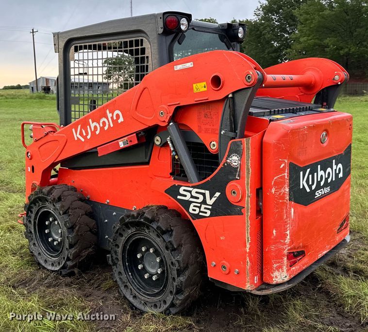 image for item EH3917 2021 Kubota SSV65 skid steer loader