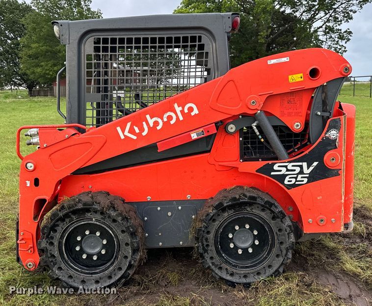 image for item EH3917 2021 Kubota SSV65 skid steer loader